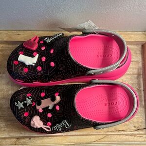 Crocs Crush Clog Barbie Black Pink Size W9 M7 Electric Pink Barbie New